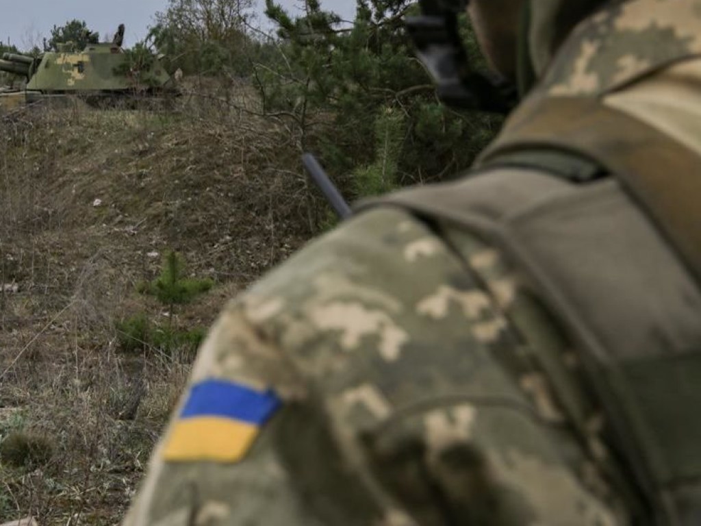 На Донбассе с начала суток трое военных получили ранения – штаб ООС