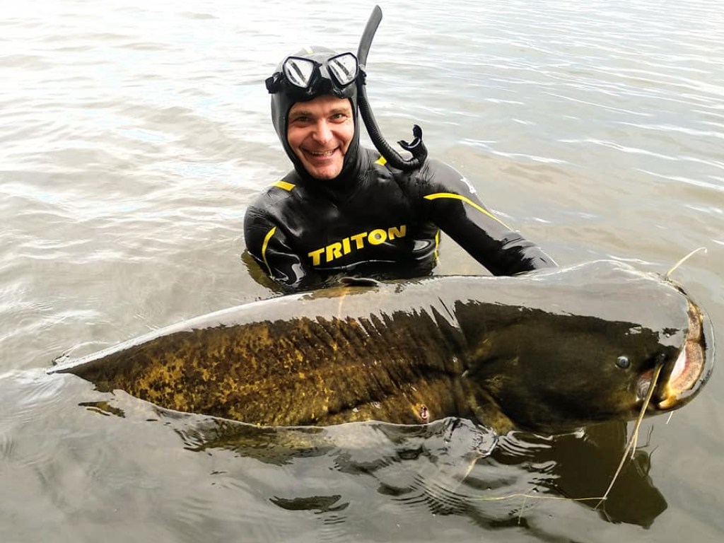 Украинский рыбак поймал 51- килограммовую рыбу-«монстра» (ФОТО)