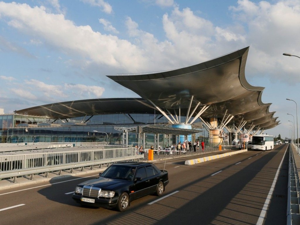 В Украине для иностранцев откроют аэропорты