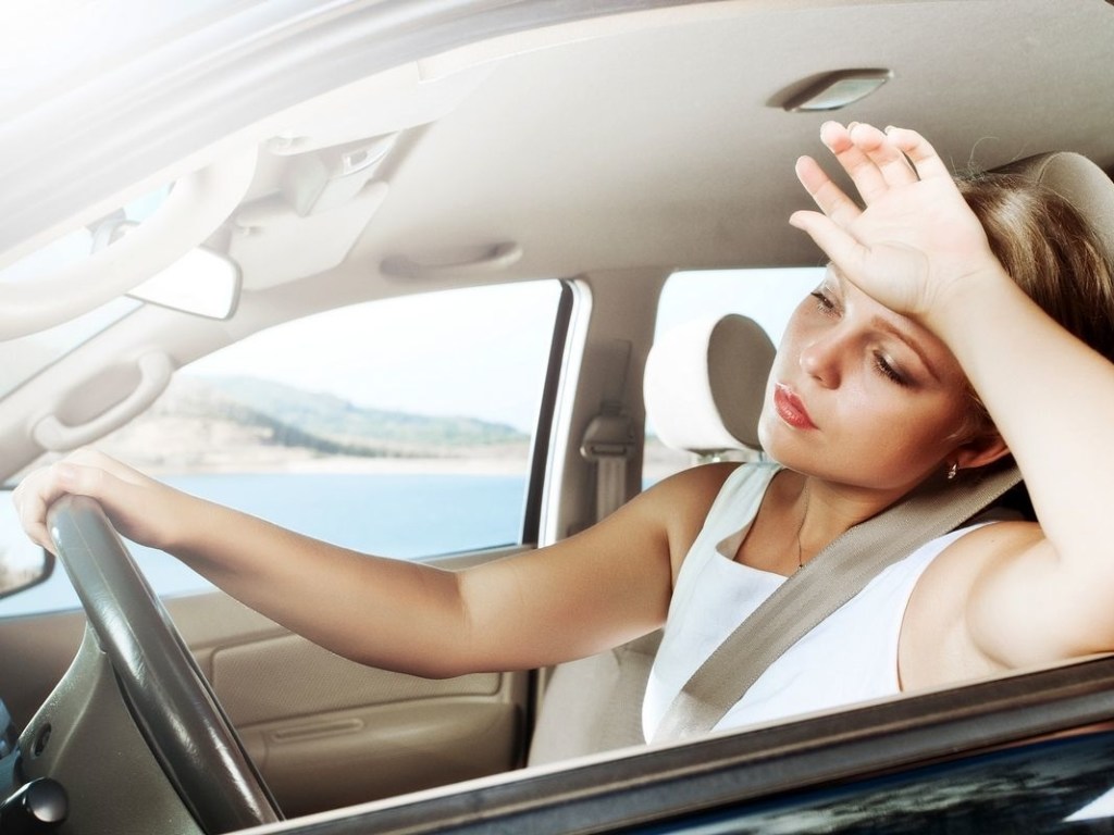 «Если нет кондиционера»: подсказки водителям, как в жару не «расплавиться» в салоне авто