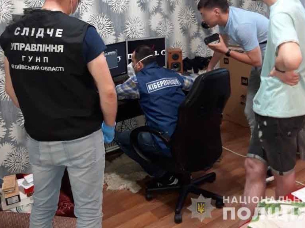 Полиция задержала группу распространителей детской порнографии в Киевской области (ФОТО)