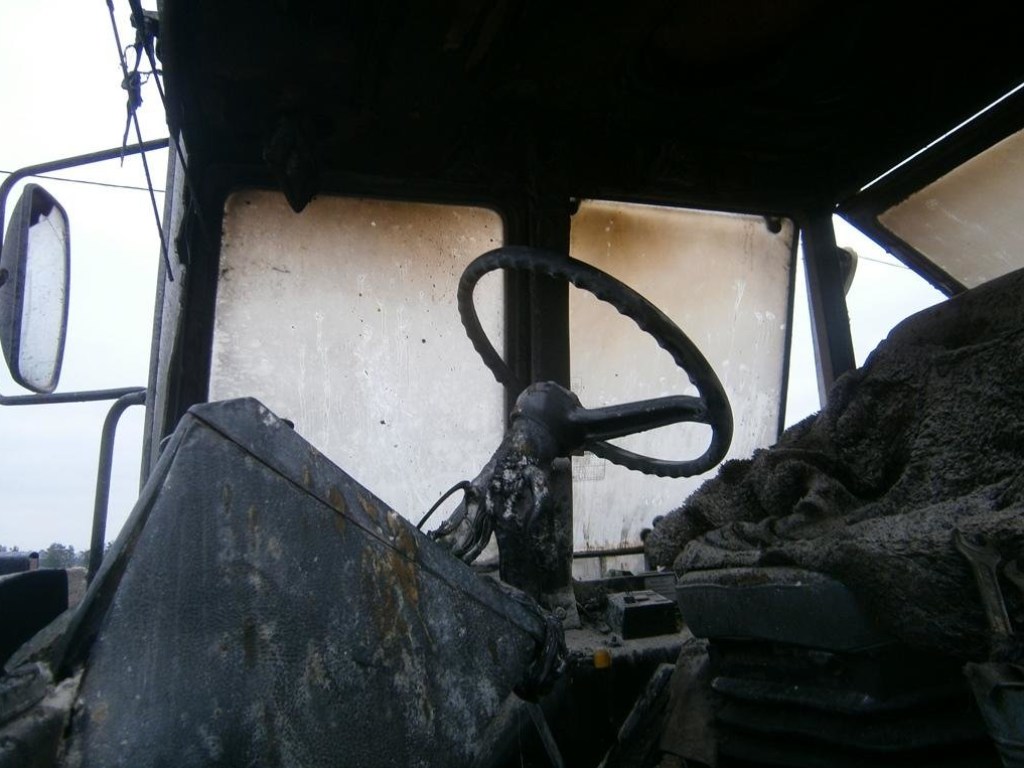 В Киеве на дороге сгорел трактор (ВИДЕО)