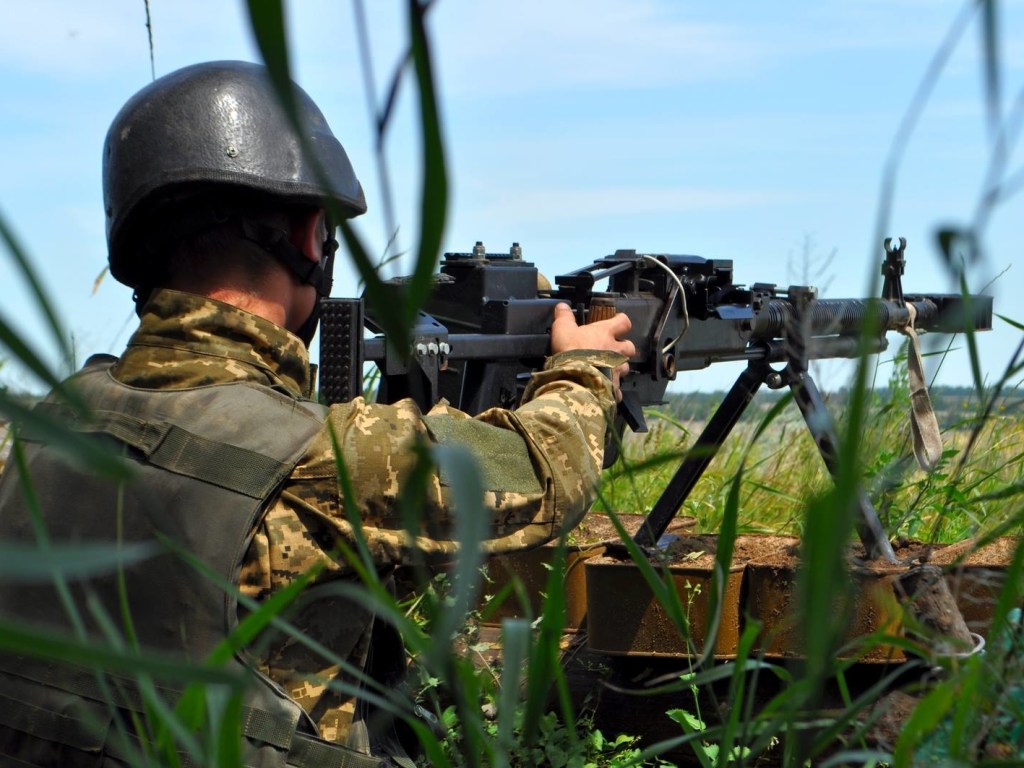 За сутки на Донбассе позиции ВСУ обстреляли 12 раз