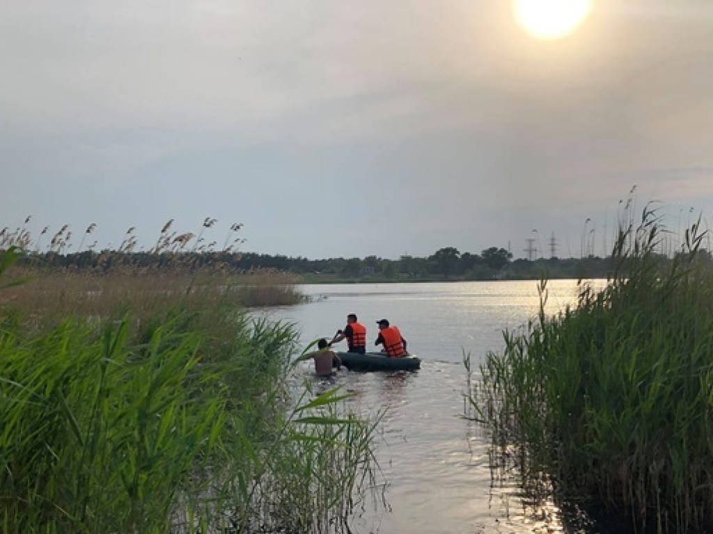 На Луганщине мужчина утонул вместе с ребенком (ФОТО)