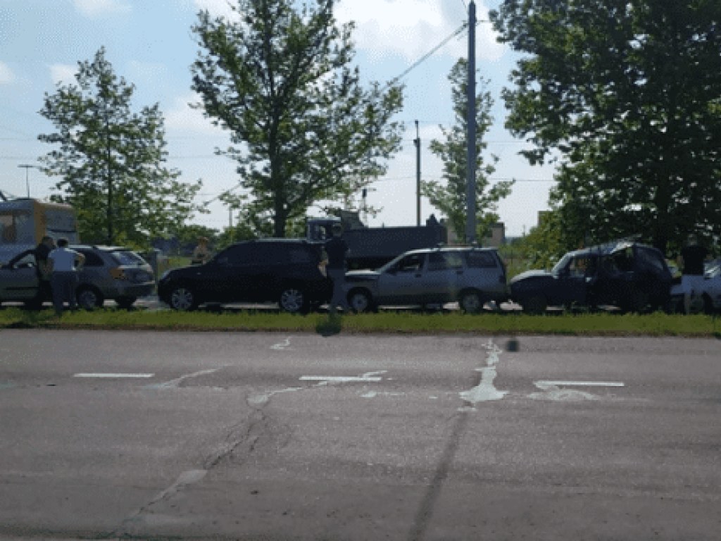 ДТП в Николаеве: столкнулись сразу 5 машин (ФОТО)