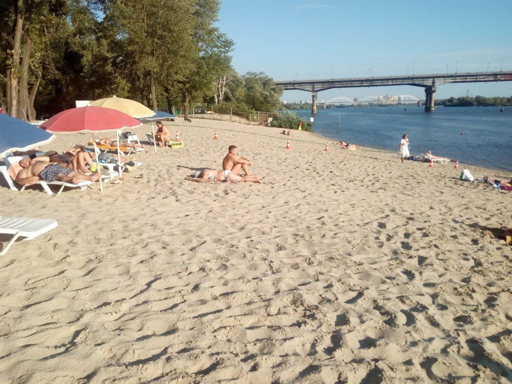 В Киеве запретили купаться на всех пляжах