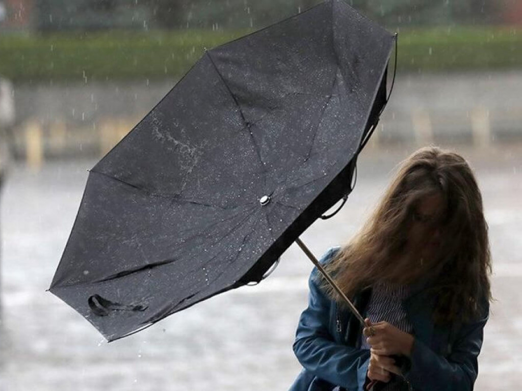 Сегодня в Украине объявили штормовое предупреждение