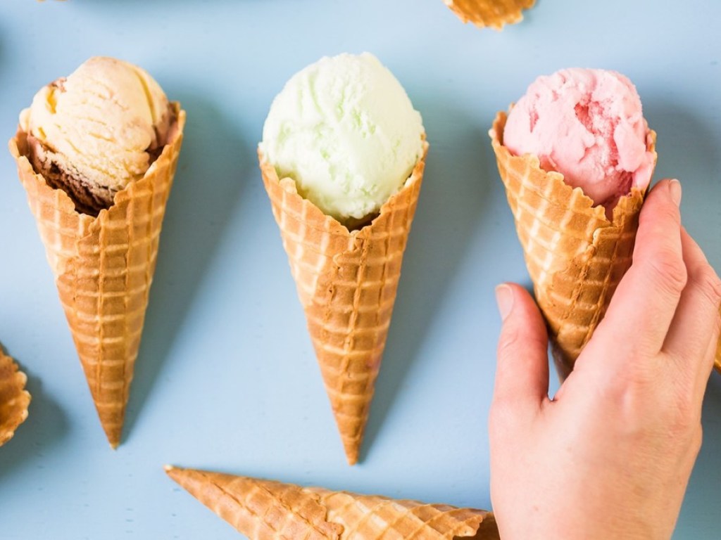 Диетологи подсказали, как правильно закаливать горло мороженым