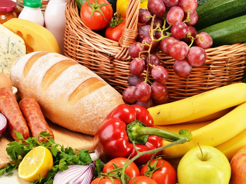Из-за ведения квот на импорт удобрений в Украине подорожают овощи, фрукты, хлеб, крупы и масло &#8212; эксперт