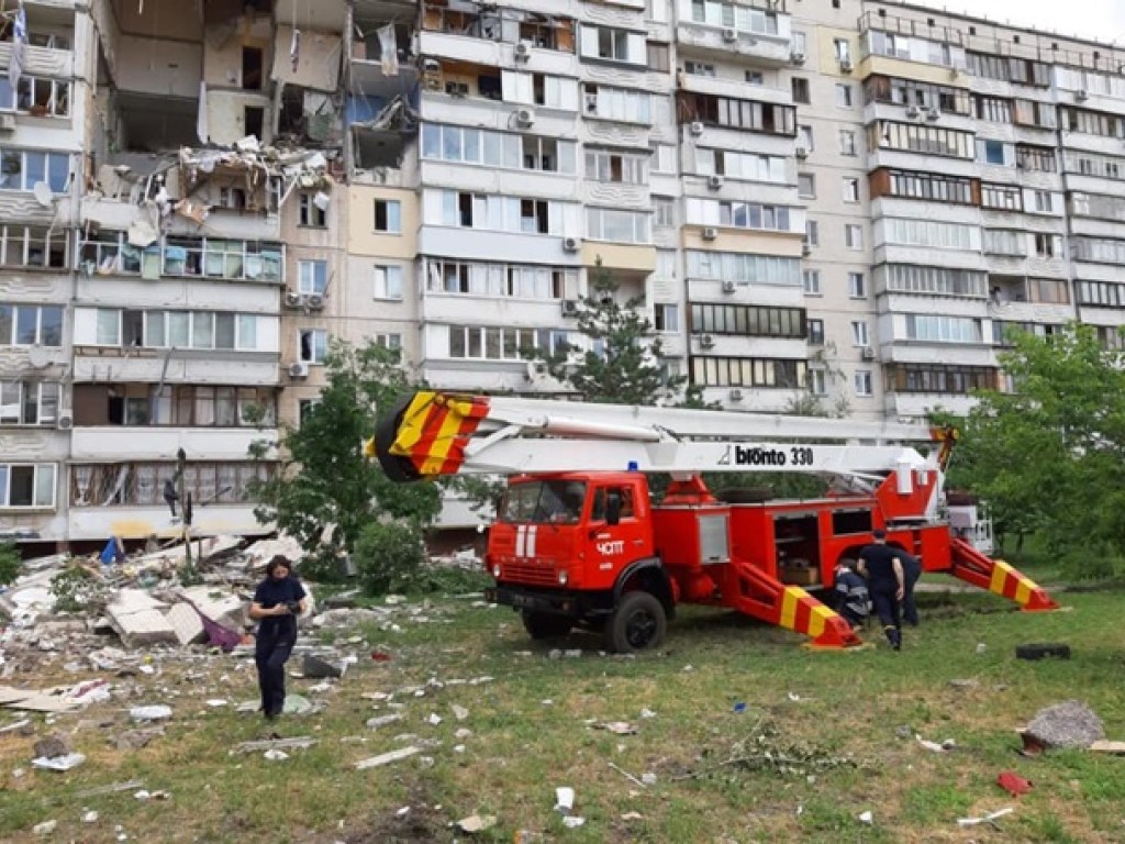 «Такая служебная халатность приравнивается к теракту»: киевляне обсуждают в Сети причину взрыва в доме на столичных Позняках