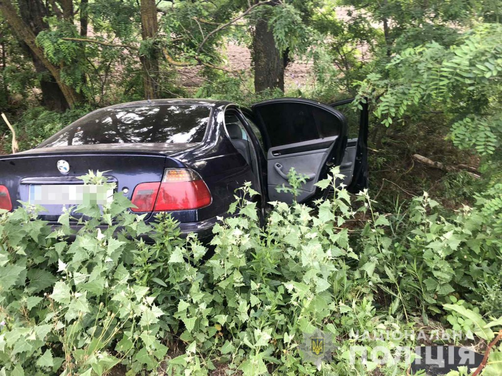 Под Николаевом водитель BMW врезался в грузовик MAN: четверых человек госпитализировали (ФОТО) 