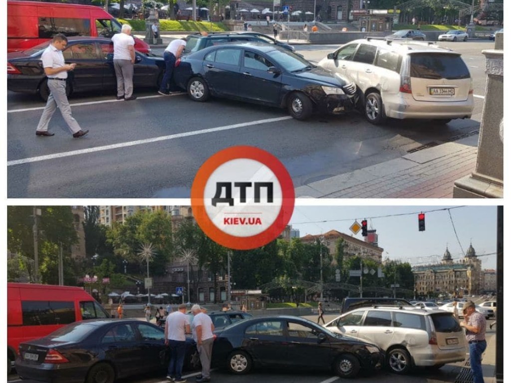В центре Киева произошло масштабное ДТП при участии четырех автомобилей (ФОТО)