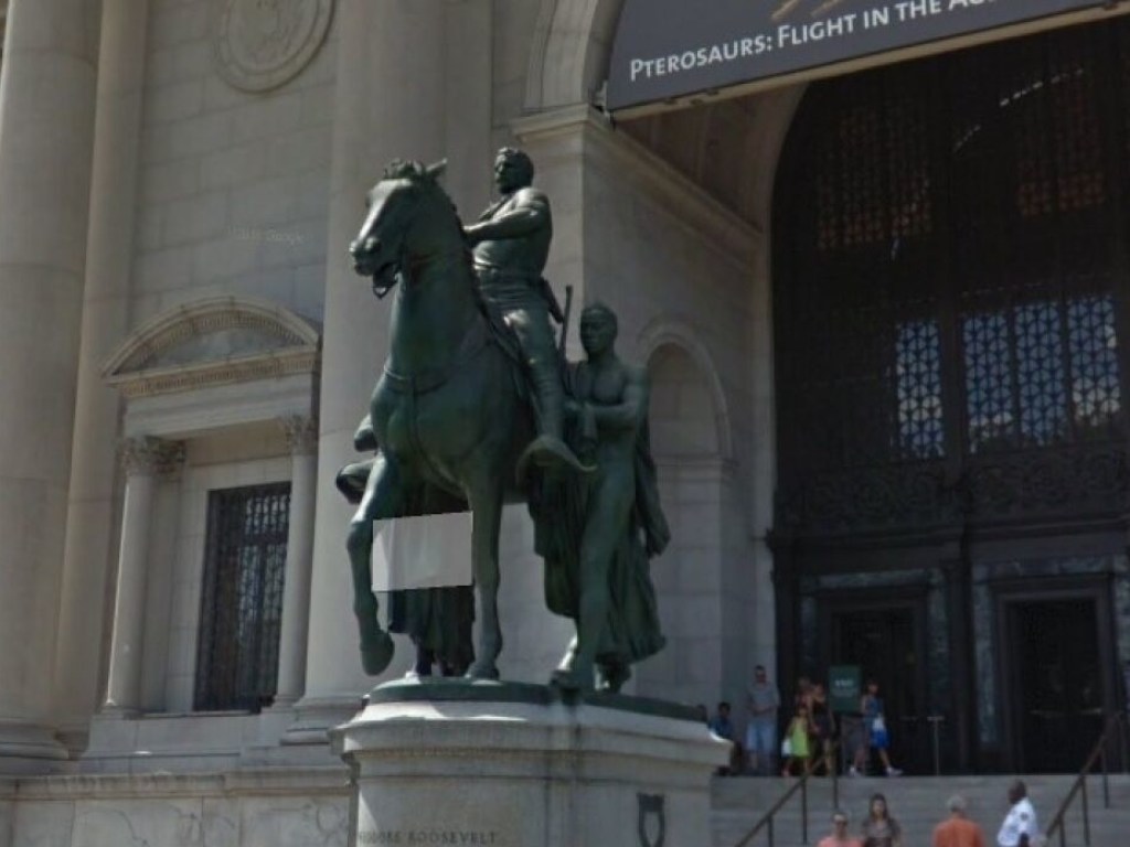 В Нью-Йорке решили демонтировать конный памятник Рузвельту (ФОТО)