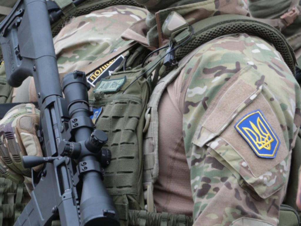 В Черновцах при штурме дома были ранены спецназовцы: опубликовано видео