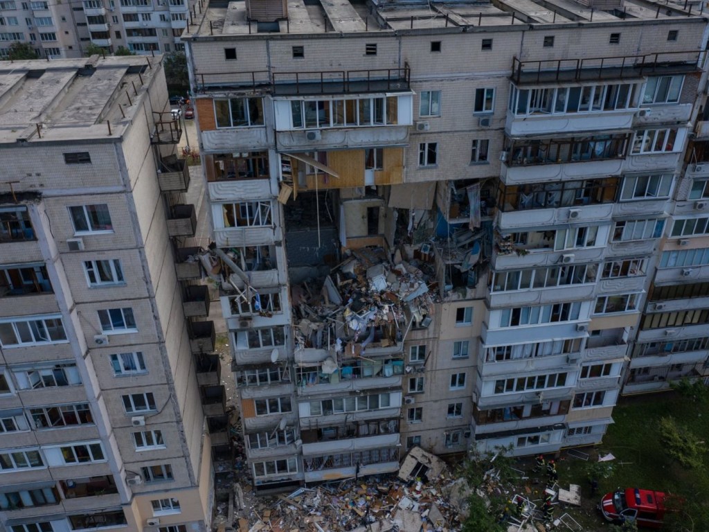 Политолог объяснил отсутствие быстрой реакции Президента на взрыв дома на Позняках в Киеве