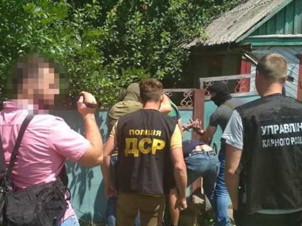 В Луганской области задержали опасного вымогателя с подельником (ФОТО)