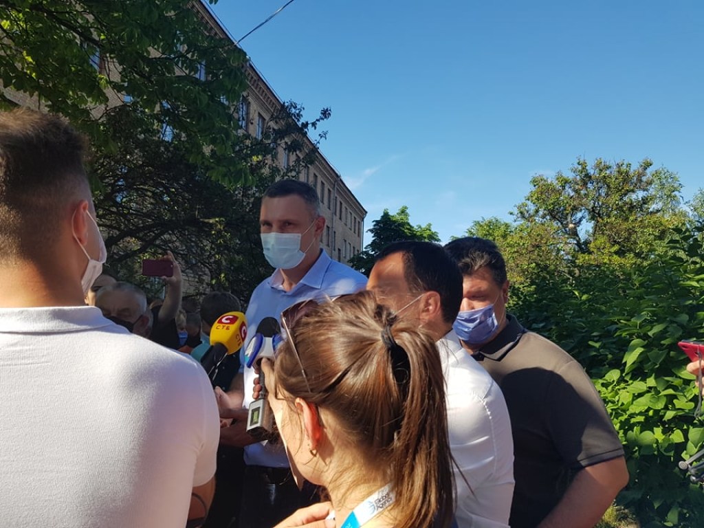 Взрыв дома на Позняках в Киеве: Кличко пообещал пострадавшим квартиры в новых домах (ФОТО)