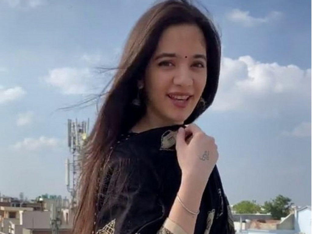 В Индии покончила с собой преуспевающая 16-летняя звезда соцсетей (ФОТО, ВИДЕО)
