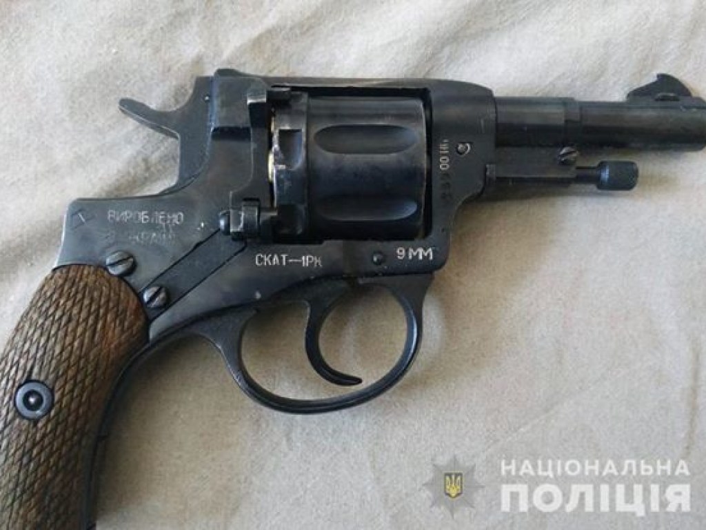 В Вишневом под Киевом мужчина открыл стрельбу: что известно (ФОТО)