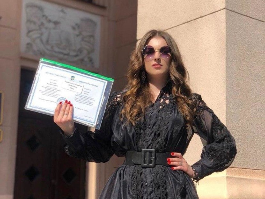 «Мечты сбываются!»: Дочь Кузьмы Скрябина получила диплом медика (ФОТО)