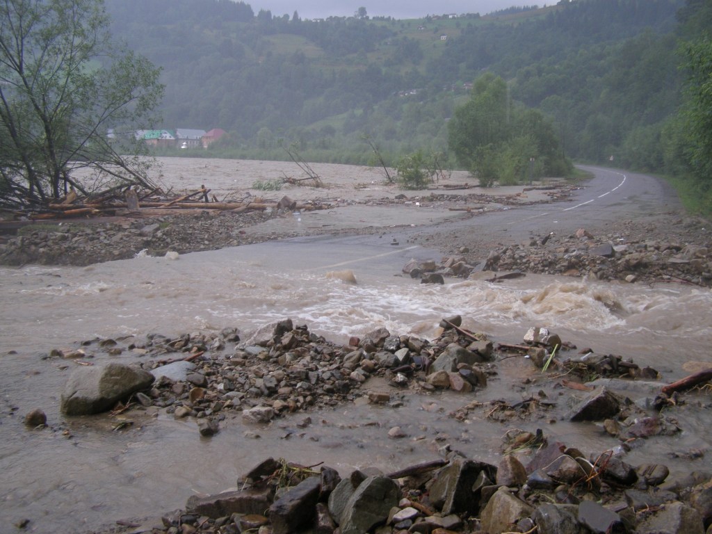 В Украине в результате наводнения потоплены около 3,8 тысячи населенных пунктов – ГСЧС