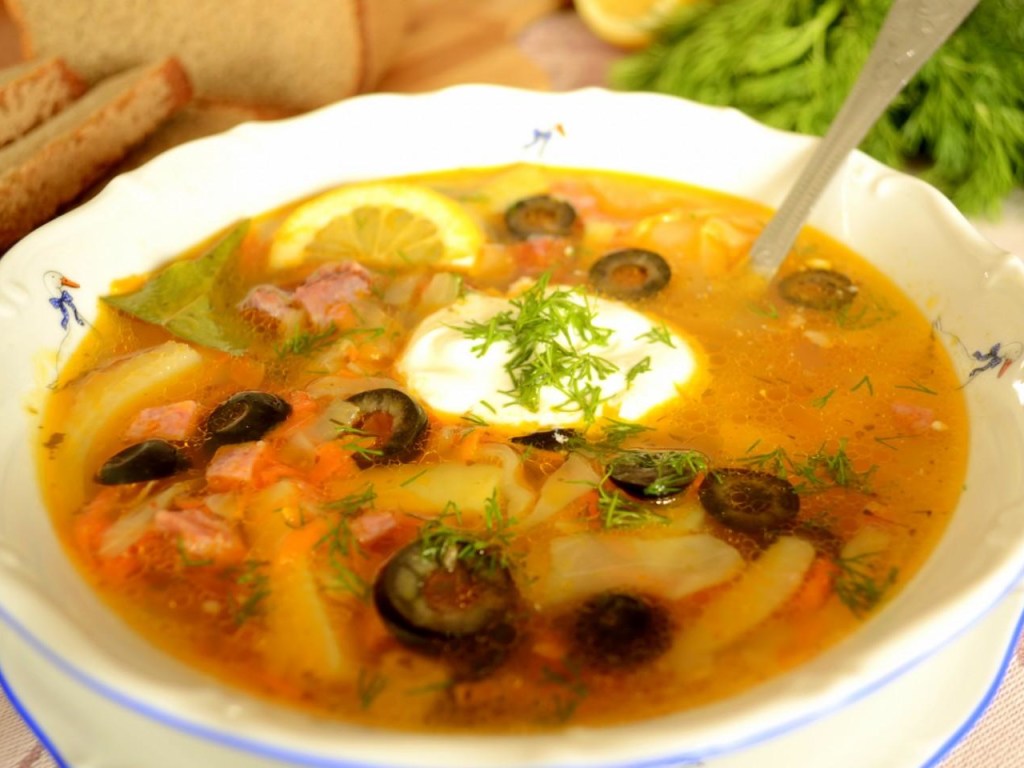 Разрушает организм: Врачи назвали самый опасный суп для человека