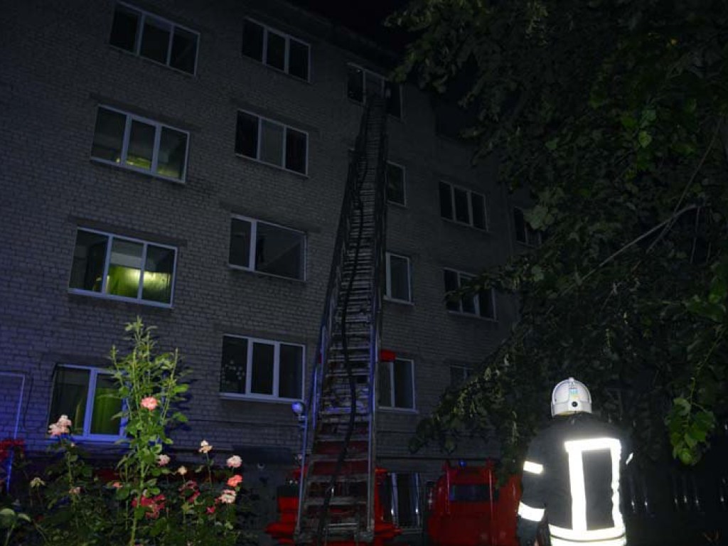 В Днепре произошел пожар в студенческом общежитии (ФОТО)