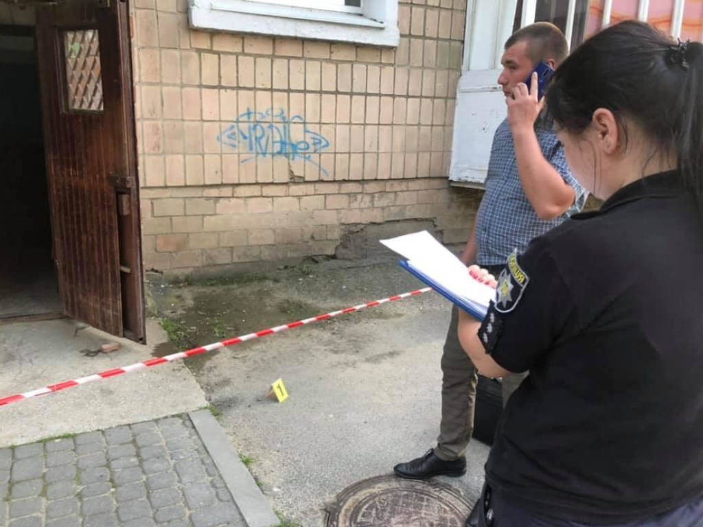 Стрельба в Ивано-Франковске: пострадал местный житель (ФОТО)