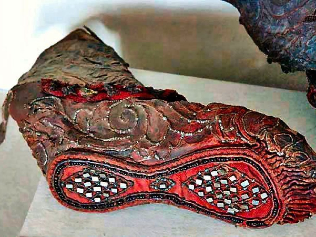 В Алтае в горах нашли обувь скифов: артефакту 2300 лет (ФОТО)
