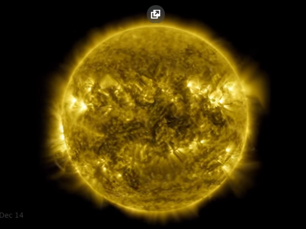 Извержения и вспышки: NASA показало видео 11-летней активности Солнца