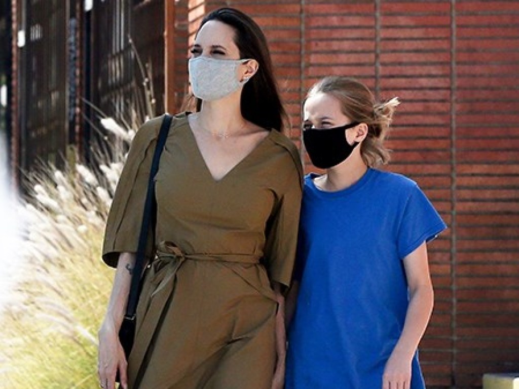 Анджелина Джоли совершила шопинг с дочкой (ФОТО)