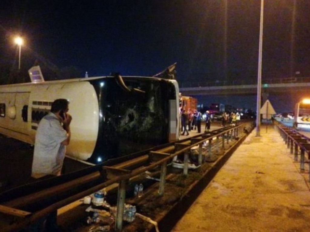 В Турции перевернулся пассажирский автобус: количество пострадавших еще не определили (ФОТО)