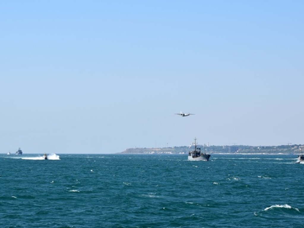 Украинский флот провел сбор-поход в Черном море (ФОТО)