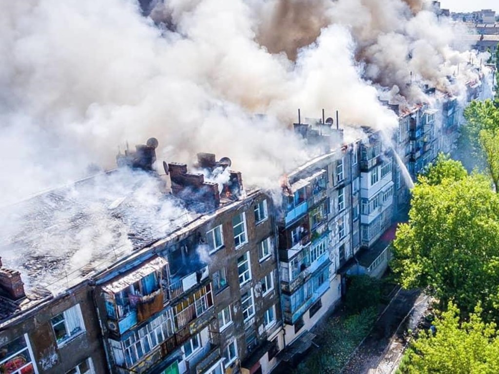 Подозреваемый в поджоге многоэтажного дома в Новой Каховке отпущен судом
