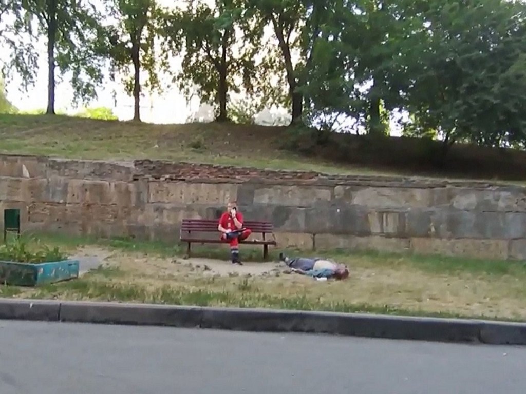 В Харькове на улице лежал труп мужчины (ФОТО)
