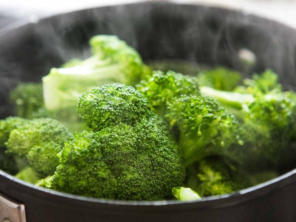 Каждому овощу – свое время: диетологи рассказали о здоровом питании