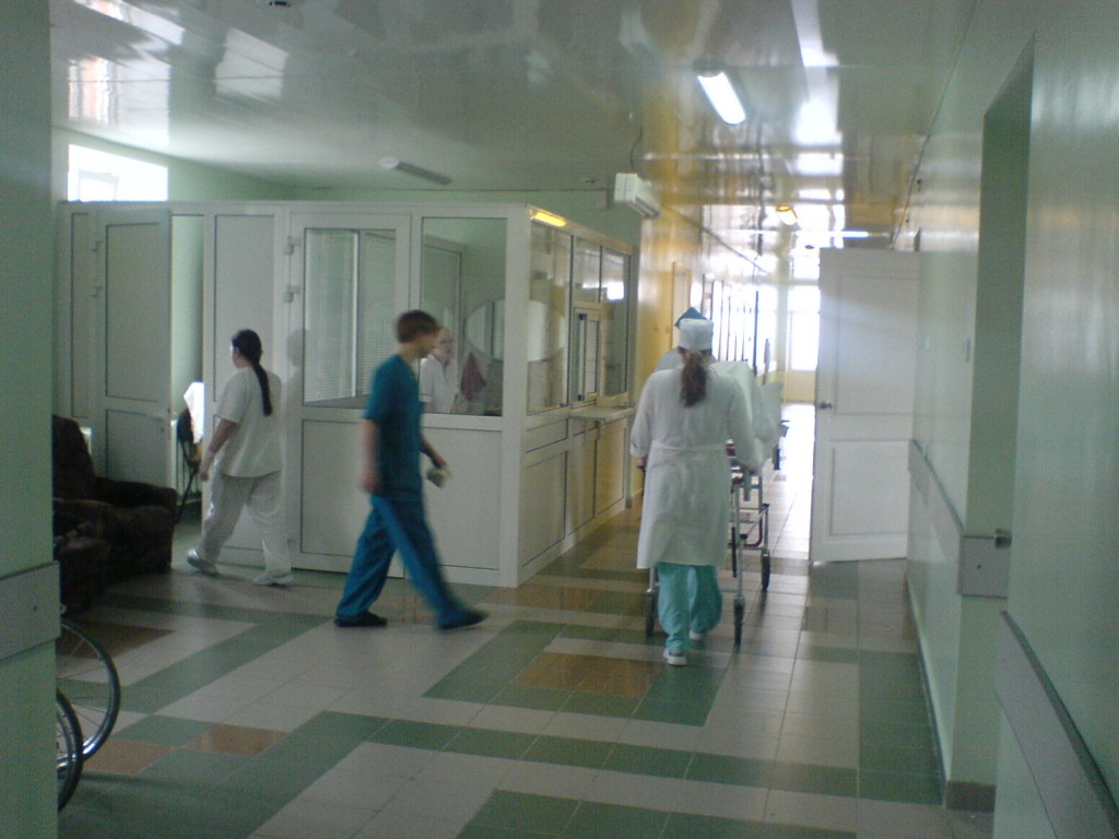 В Харьковской области девочка наглоталась таблеток: малышку доставили в больницу