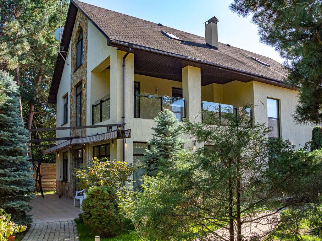 В Украине увеличился спрос на аренду загородной недвижимости – эксперт