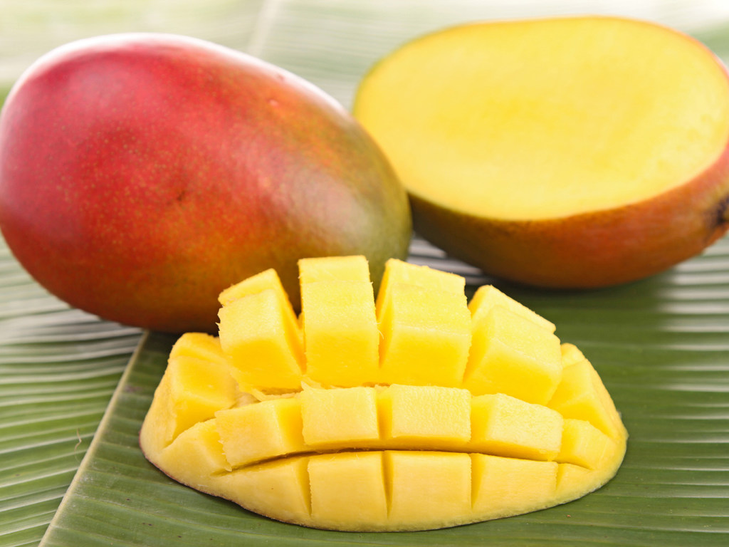 В Сети показали гениальный способ поедания манго (ВИДЕО)