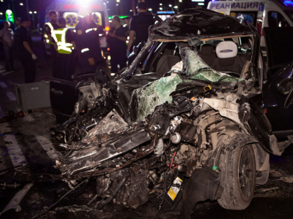 В Днепре произошло лобовое столкновение иномарок: погибли 2 пассажира (ФОТО)