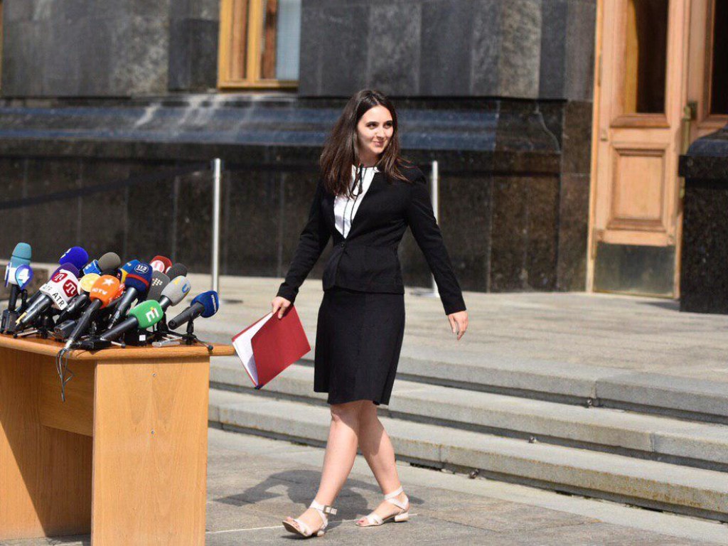 Пресс-секретарь Зеленского отреагировала на слухи «беременности» от Президента