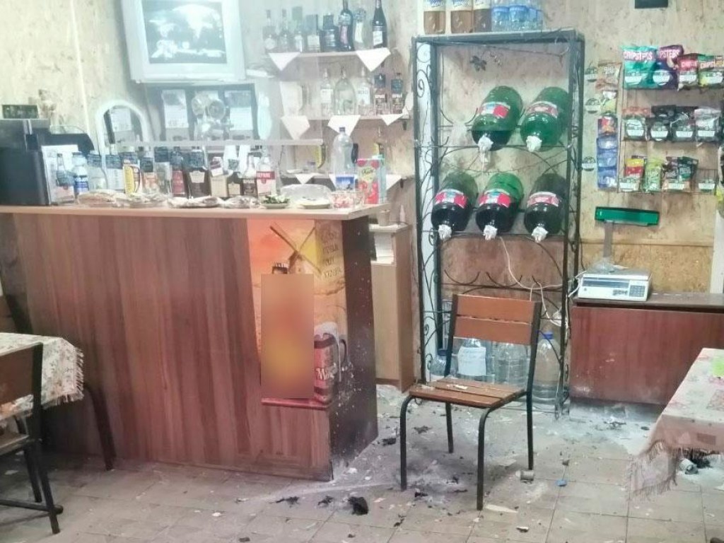Сразу в двух полтавских кафе прогремели взрывы (ФОТО)