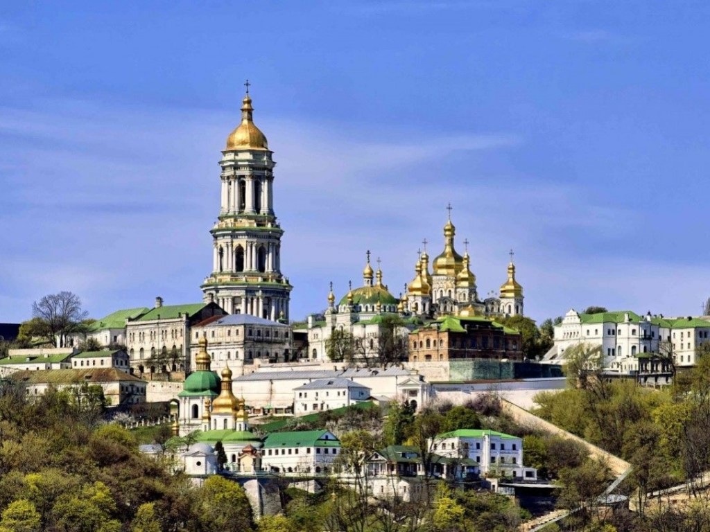 Из-за коронавируса УПЦ и ПЦУ не будут проводить крестный ход к годовщине Крещения Киевской Руси