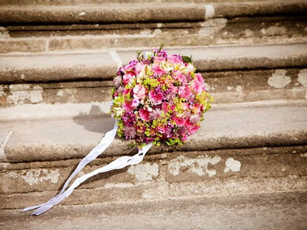 В РФ от анафилактического шока невеста скончалась прямо на свадьбе