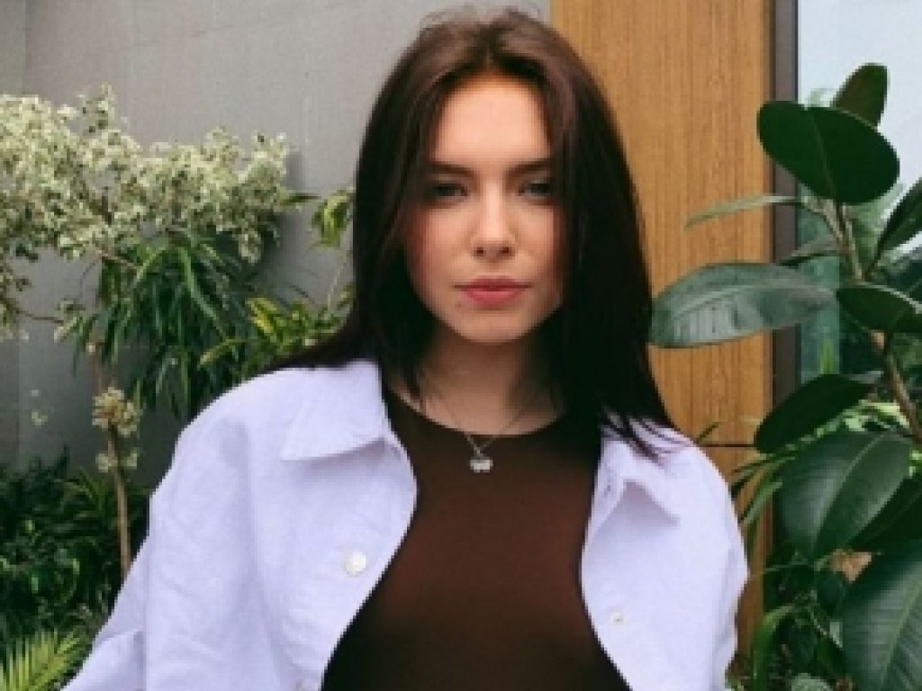 17-летняя дочь Елены Кравец восхитила Сеть своим нарядом на выпускной (ФОТО)