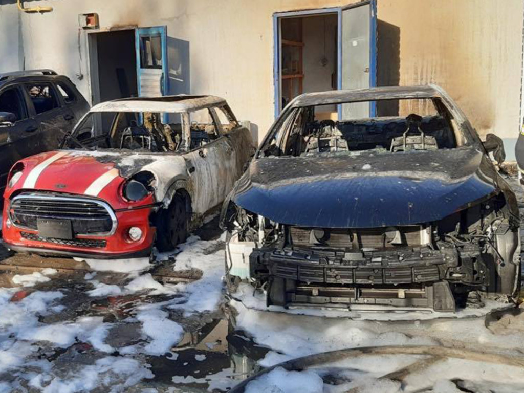 В Николаеве горели сразу три машины (ФОТО)