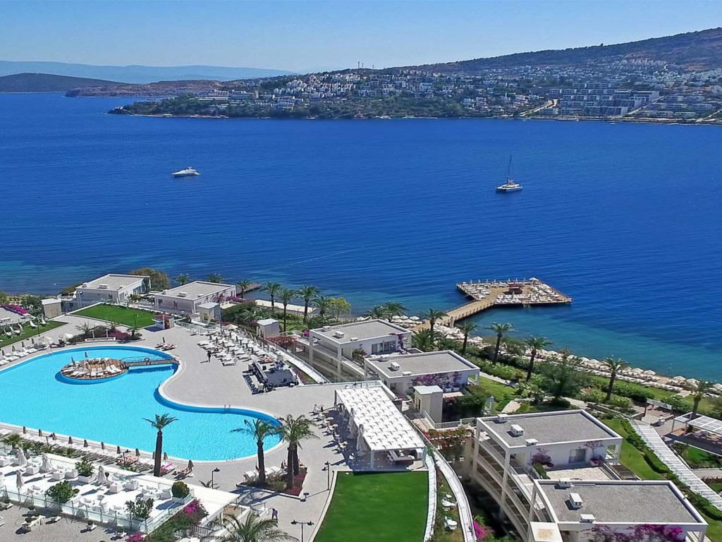 Цены на отдых в Турции на 20% дороже, чем в прошлом году, поток туристов сократился в два раза – эксперт