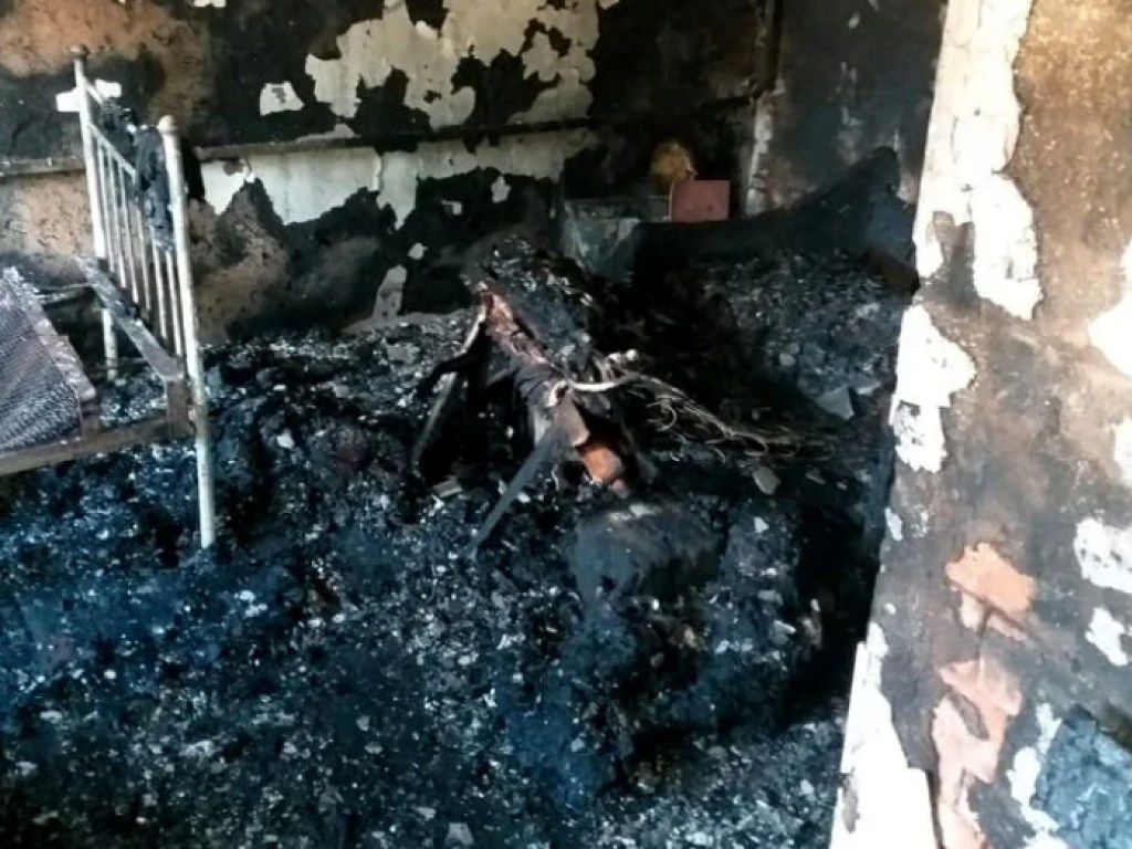 При пожаре в частном доме на Николаевщине погиб пожилой мужчина (ФОТО)