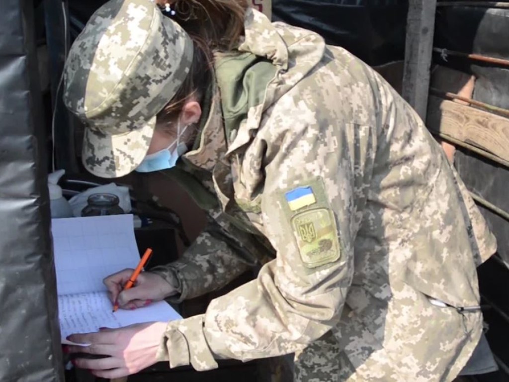 В рядах украинских военных за сутки обнаружили еще 11 человек, заболевших коронавирусом