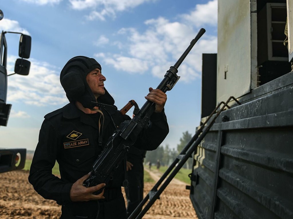 В Минобороны Азербайджана сообщили об обстрелах сёл на границе с Арменией (ВИДЕО)